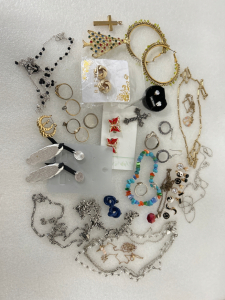 COSTUME JEWELRY INCLUDING: RINGS, NECKLACES, EARRINGS AND MORE