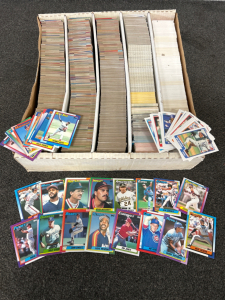 LARGE COLLECTION OF SPORTS CARDS (BASEBALL)