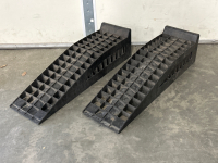 PAIR OF VEHICLE CAR RAMPS - 2