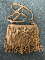 BEAUTIFUL LEATHER-LIKE PURSE WITH FRINGE