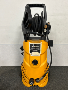 WESTFORCW ELECTRIC PRESSURE WASHER- POWERS ON