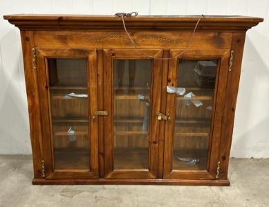 60 3/4’’x 16 1/2 x 47 1/2’’ Curio Cabinet With Light