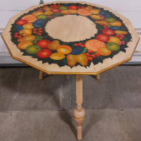 29"H×30"W 3-Legged Breakfast Table