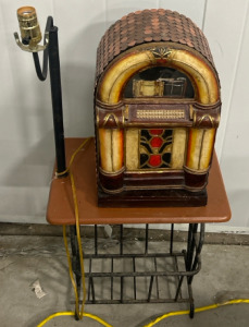 (1) Vintage End Table W/ Lamp (1) Vintage Wood Jukebox Style Decor Cabinet