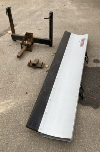 SNOWSPORT UTILITY PLOW W/TRUCK HITCH ATTACHMENT 82&rdquo;