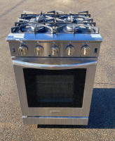 INSIGNIA STAINLESS STEEL RANGE. APPEARS NEW. GAS