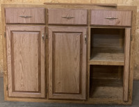 PUT IN WOOD CABINET (52X23X40)