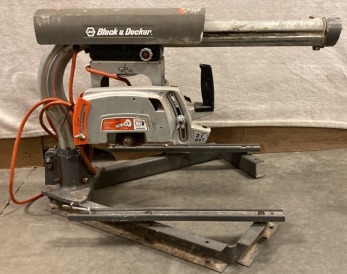 BLACK AND DECKER COMPACT RADIAL ARM SAW