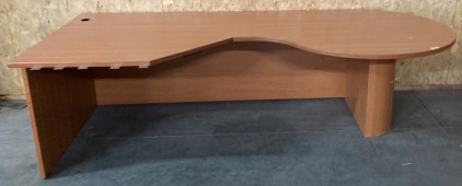 LARGE OFFICE DESK (9FTX4FtX29.5&rdquo;)