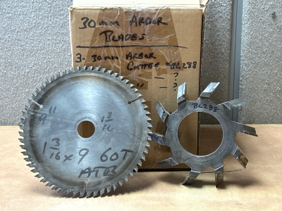 BOX OF ARBOR BLADES/CUTTERS IN VARIOUS SIZES/THICKNESS/TEETH