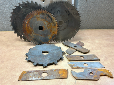 BOX WITH NUMEROUS SAW BLADES IN VARIOUS SIZES/STYLES/TEETH/DIAMETER