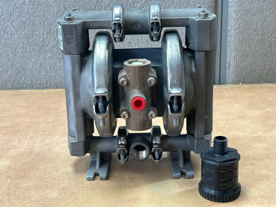 1993 WILDEN M1-METAL PUMP WITH MANUAL