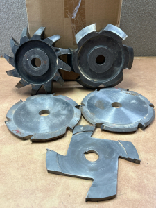 NUMEROUS 30MM ARBOR CUTTER BLADES IN VARIOUS SHAPES/SIZE/TEETH