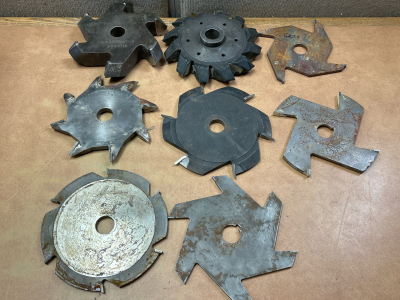 NUMEROUS 30MM ARBOR CUTTERS IN VARIOUS SIZES/TEETH/DESIGNS/THICKNESS