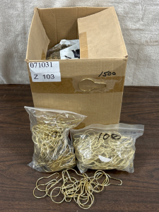 BOX OF APPROXIMATELY 1500 BRASS PLATED GOLF TOWEL RINGS