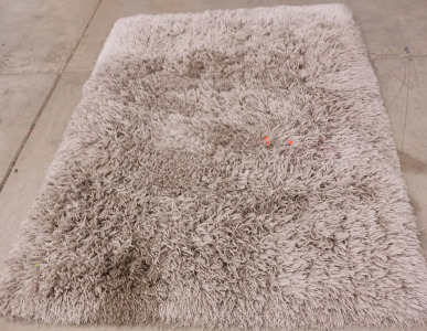 Beautiful 5'&times;8' Gray Shag Rug