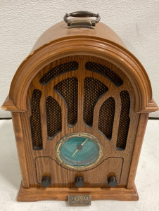 (1) Thomas Collector Edition Radio