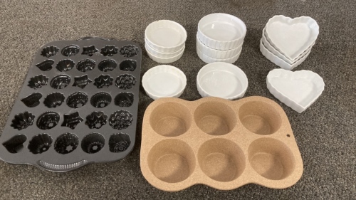 Assorted Bakeware