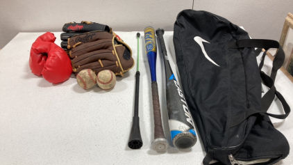 Nike Bag (Used) With Hyperlite Matrix Alloy Baseball Bats (Used) 29&rdquo; (2) and Goods