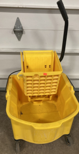 Rolling Mop Bucket w/ Wringer