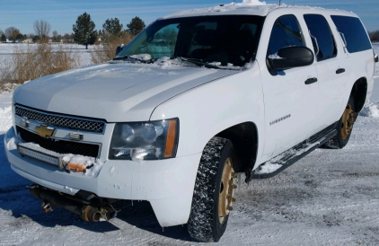 2011 CHEVROLET SUBURBAN - 4X4!