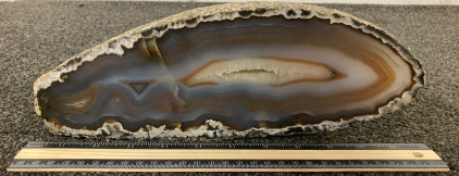 BEAUTIFUL 12&rdquo; AGATE WEDGE SLICE