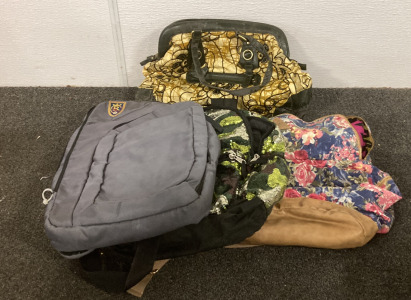 (3) BACK PACKS AND (1) PURSE