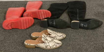 WOMENS SHOES . SIZE 7