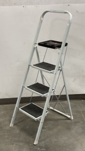 Folding Step Ladder w/Tray