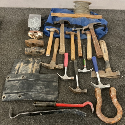 BAG INCLUDING HAMMERS, STEEL WIRE, METAL CHAINS, SHACKLE, PRY BARS AND SKID PLATES