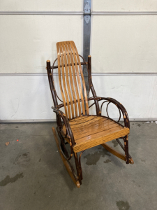 ANTIQUE WOODEN ROCKING CHAIR