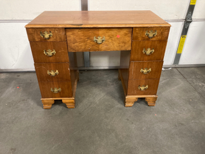 VINTAGE DESK, 6 DRAWERS AND PULL OUT ORGANIZER