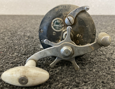 VINTAGE OCEAN CITY 935 FISHING REEL