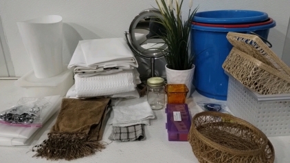 Beauty Lamp (excellent condition) Spa Tools/ Bedroom Sheets, Home Decor and More