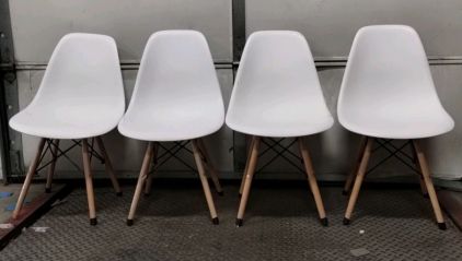 Plastic Seats With Wooden Legs (4)