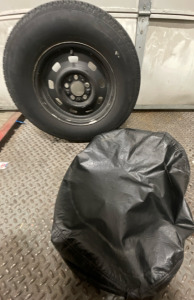 Spare P225/75R15 Ultra Premium Lig Nut Star Pattern Tire w/ Tire Cover