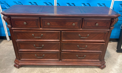 9-Drawer Wooden Dresser W/Mirror