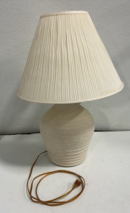 (1) White Lamp