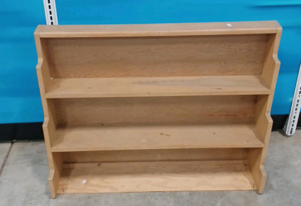 (1) Display Shelf