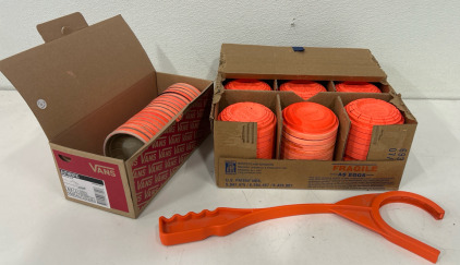 (100+) Clay Pigeon Targets (1) Handheld Clay Pigeon Thrower