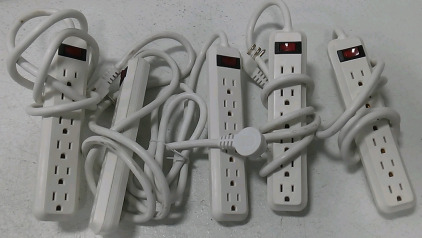 (5) 6 Outlet Surge Protectors