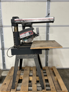 CRAFTSMAN RADIAL SAW- POWERS ON