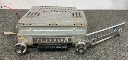 Vintage Ford Radio