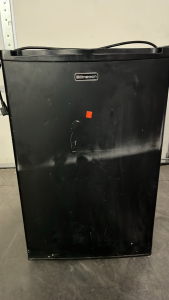 BLACK EMERSON MINI FRIDGE