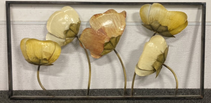 METAL FLORAL WALL SCULPTURE (16X32&rdquo;)