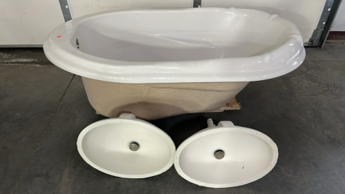 LARGE WHITE TUB AND PAIR OF MATCHING SINKS