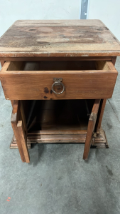 VINTAGE WOOD SIDE TABLE