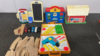 VINTAGE FISHER PRICE TOY LOT