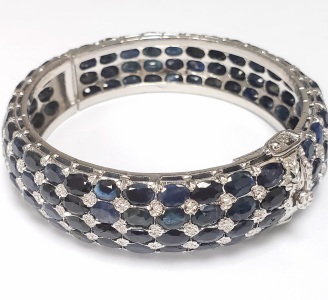 $2700 Silver Sapphire 55.19G 40Ct Bangle