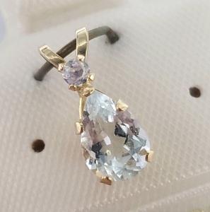 $200 10K Aquamarine(0.55ct) Pendant